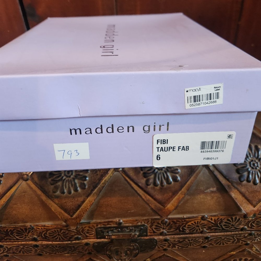 Steve Madden Booties - Picture 6 of 6
